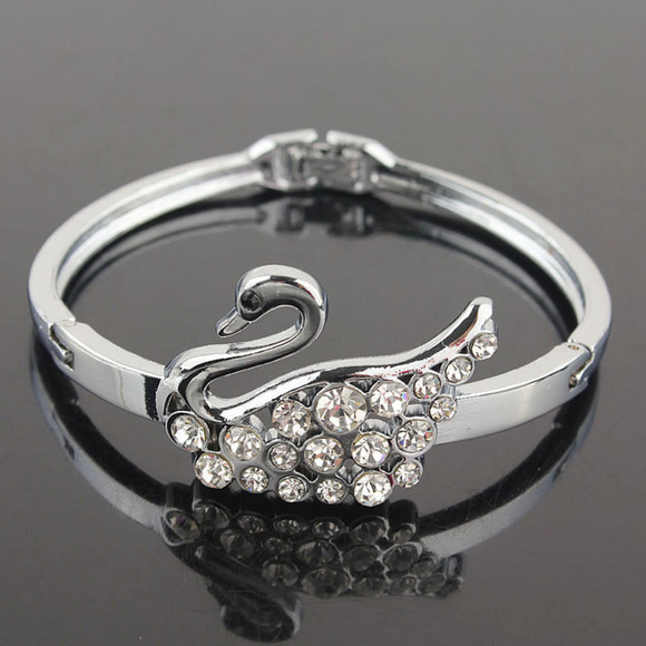 14K White Gold Filled Austrian Crystal Bangle - Picture 3 of 4